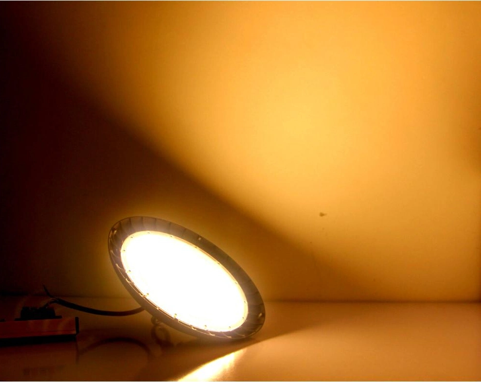 NSF 認定 UFO LED ハイベイライト IP66 清掃が簡単 60W 100W 150W 200W 1